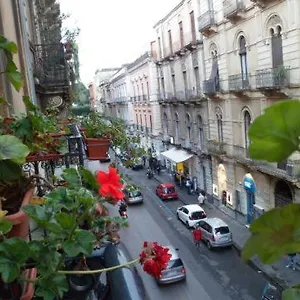 Gli Di Palazzo Umberto I Aeroporto di Catania Fontana Rossa